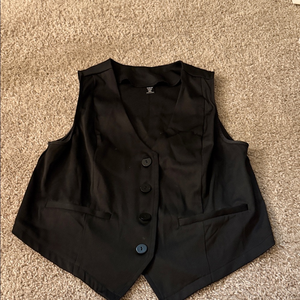SHEIN Black Curve Vest